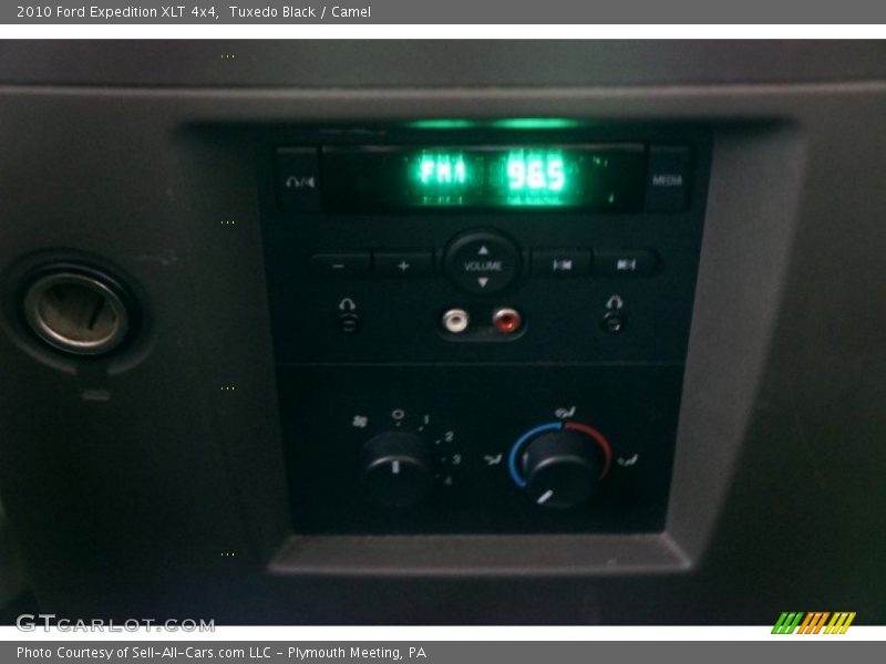 Tuxedo Black / Camel 2010 Ford Expedition XLT 4x4