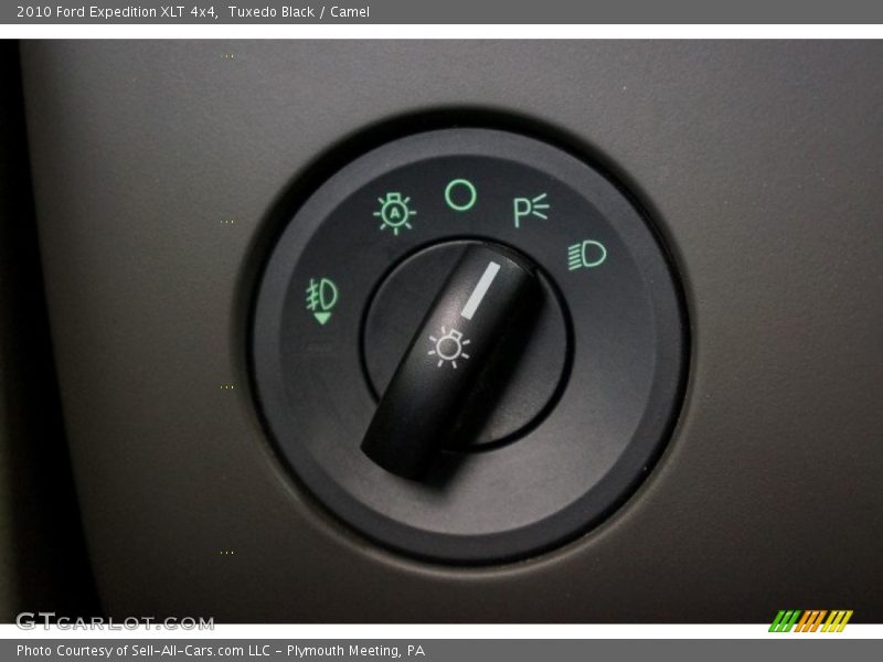 Tuxedo Black / Camel 2010 Ford Expedition XLT 4x4