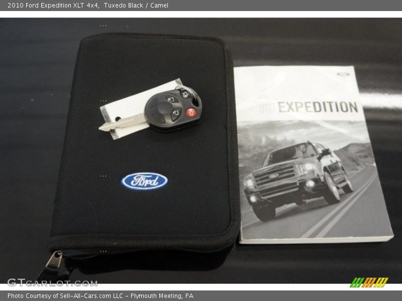 Tuxedo Black / Camel 2010 Ford Expedition XLT 4x4