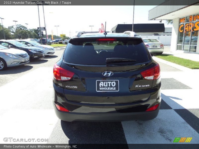Ash Black / Taupe 2013 Hyundai Tucson GLS