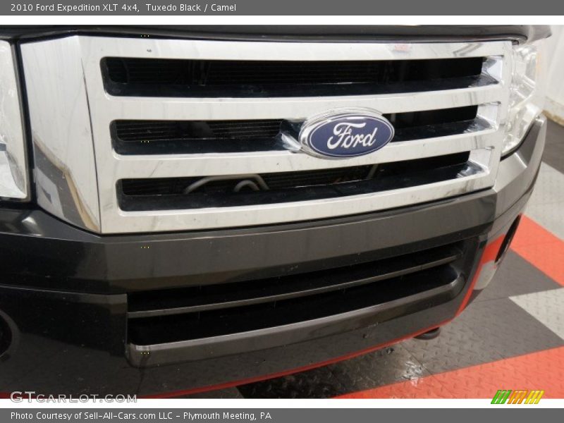 Tuxedo Black / Camel 2010 Ford Expedition XLT 4x4