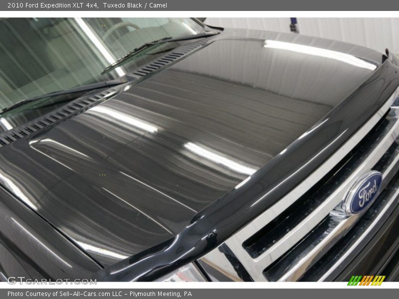 Tuxedo Black / Camel 2010 Ford Expedition XLT 4x4