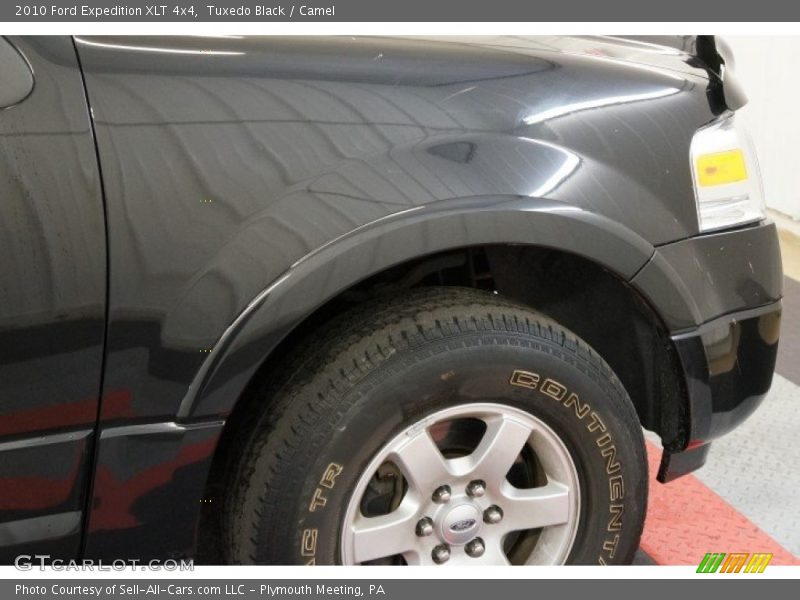 Tuxedo Black / Camel 2010 Ford Expedition XLT 4x4