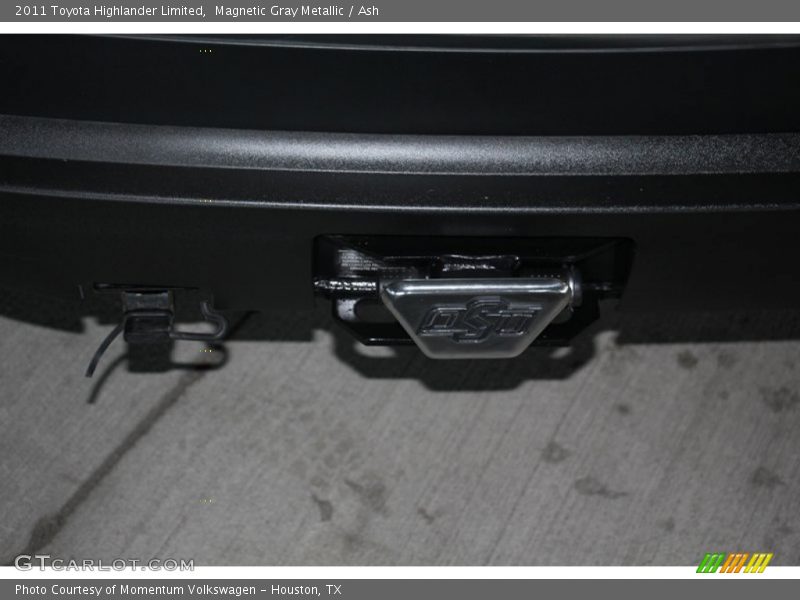 Magnetic Gray Metallic / Ash 2011 Toyota Highlander Limited