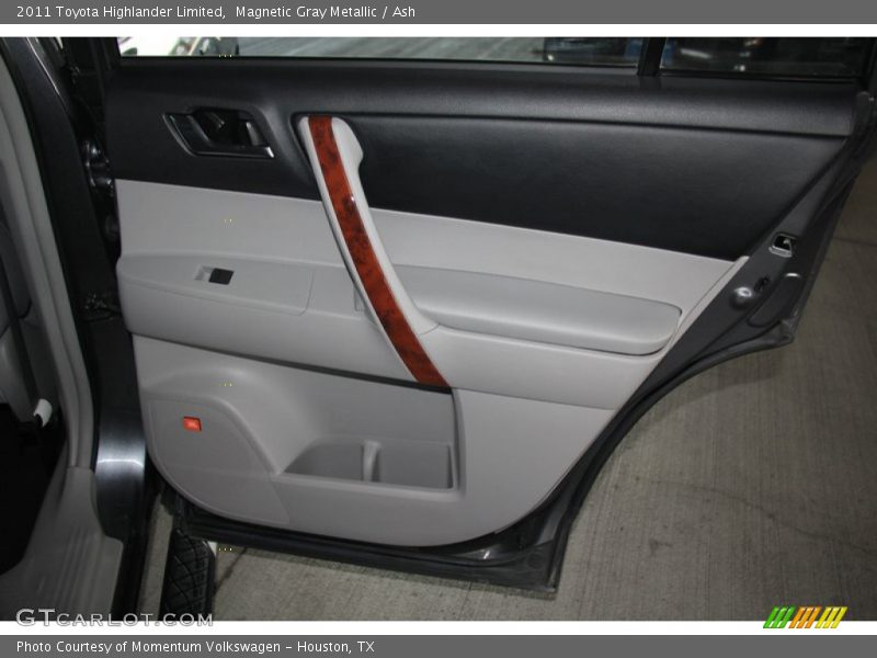 Magnetic Gray Metallic / Ash 2011 Toyota Highlander Limited