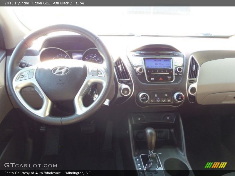 Ash Black / Taupe 2013 Hyundai Tucson GLS