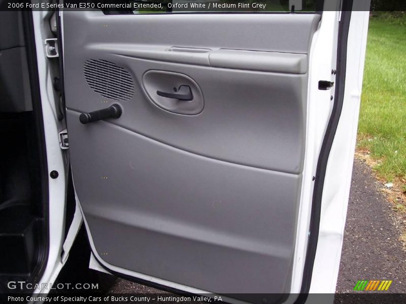 Oxford White / Medium Flint Grey 2006 Ford E Series Van E350 Commercial Extended