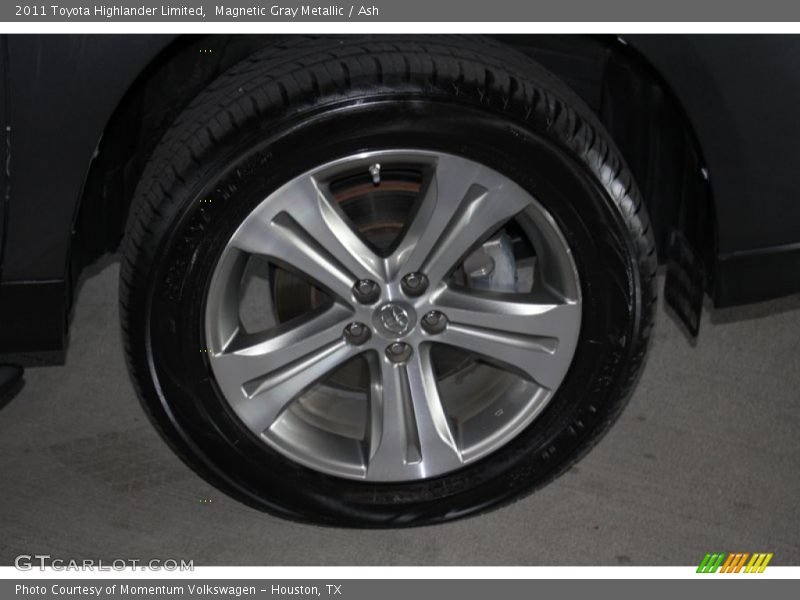 Magnetic Gray Metallic / Ash 2011 Toyota Highlander Limited