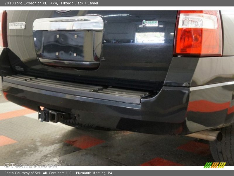 Tuxedo Black / Camel 2010 Ford Expedition XLT 4x4