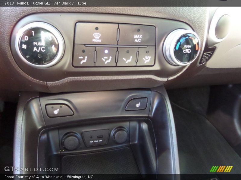 Ash Black / Taupe 2013 Hyundai Tucson GLS