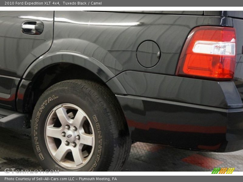 Tuxedo Black / Camel 2010 Ford Expedition XLT 4x4