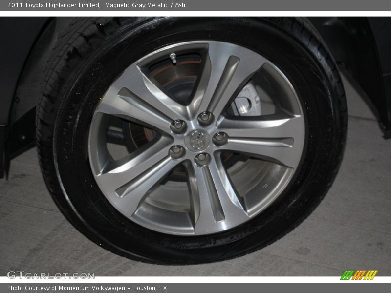 Magnetic Gray Metallic / Ash 2011 Toyota Highlander Limited