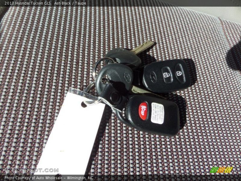 Ash Black / Taupe 2013 Hyundai Tucson GLS