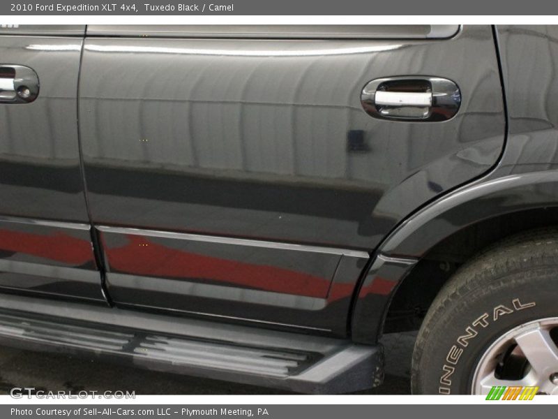 Tuxedo Black / Camel 2010 Ford Expedition XLT 4x4