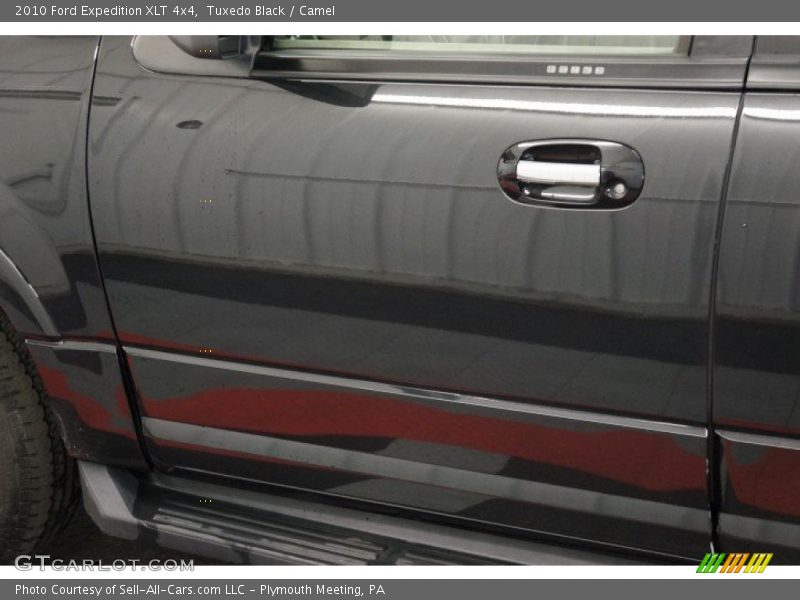 Tuxedo Black / Camel 2010 Ford Expedition XLT 4x4