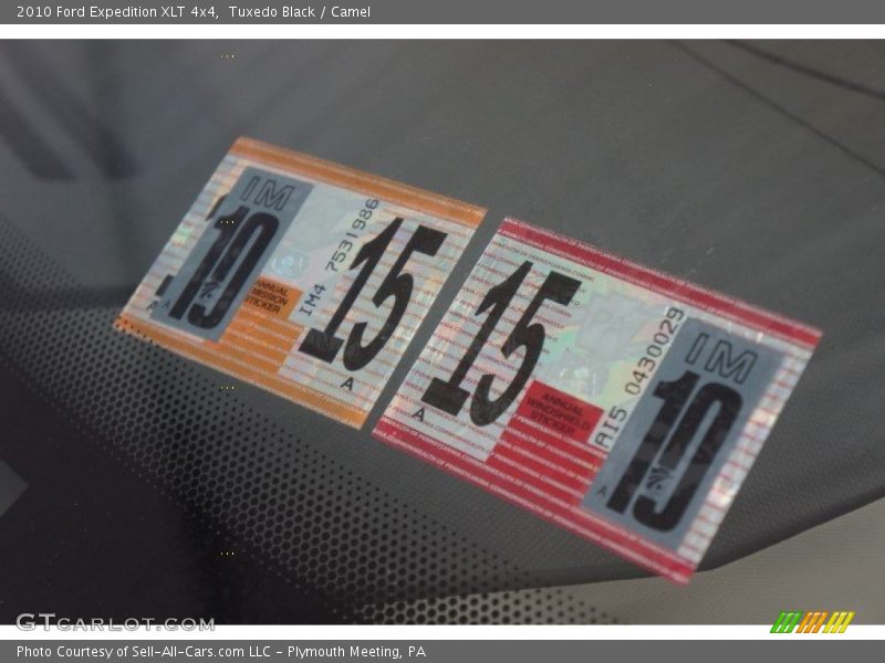 Tuxedo Black / Camel 2010 Ford Expedition XLT 4x4