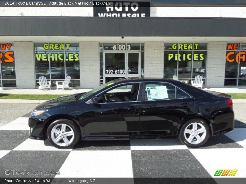 Attitude Black Metallic / Black/Ash 2014 Toyota Camry SE