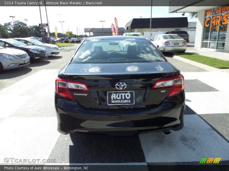 Attitude Black Metallic / Black/Ash 2014 Toyota Camry SE