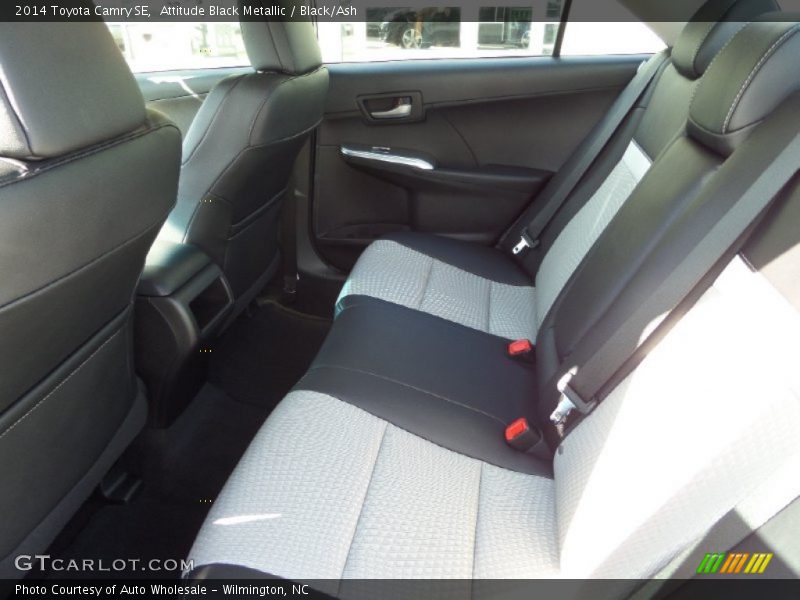 Attitude Black Metallic / Black/Ash 2014 Toyota Camry SE