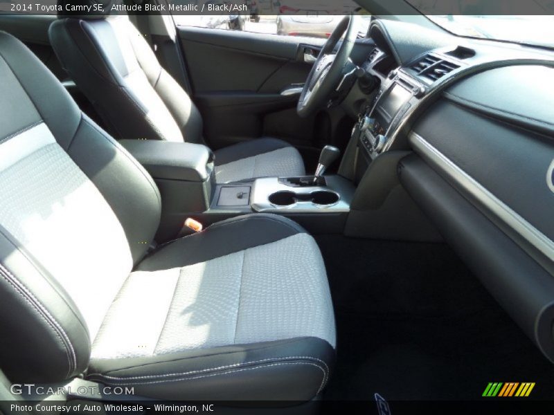 Attitude Black Metallic / Black/Ash 2014 Toyota Camry SE