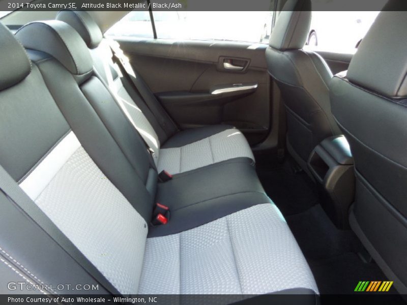 Attitude Black Metallic / Black/Ash 2014 Toyota Camry SE
