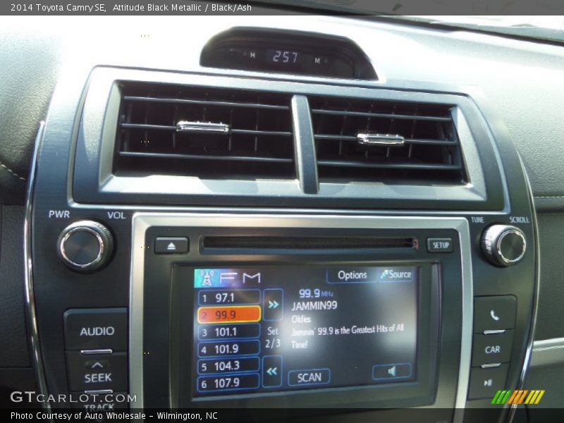 Attitude Black Metallic / Black/Ash 2014 Toyota Camry SE