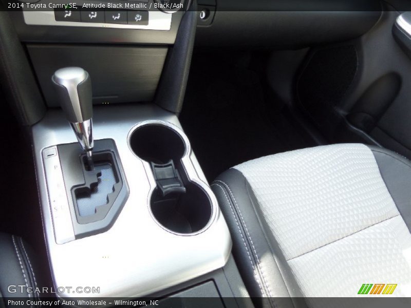 Attitude Black Metallic / Black/Ash 2014 Toyota Camry SE