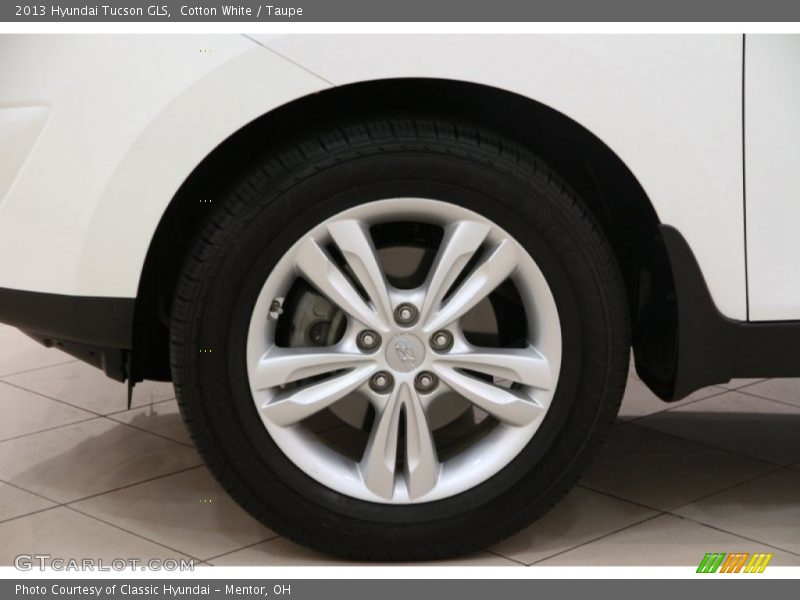 Cotton White / Taupe 2013 Hyundai Tucson GLS