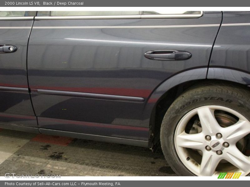 Black / Deep Charcoal 2000 Lincoln LS V8