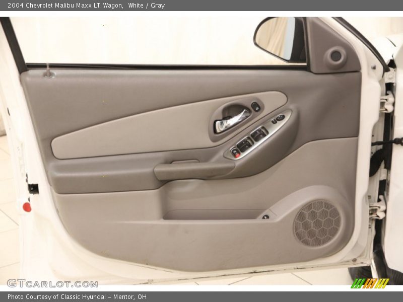 White / Gray 2004 Chevrolet Malibu Maxx LT Wagon