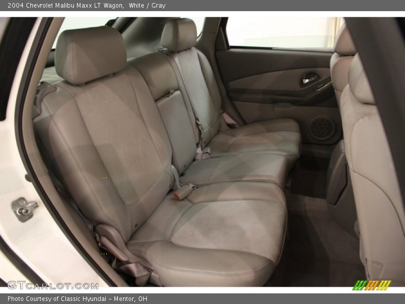 White / Gray 2004 Chevrolet Malibu Maxx LT Wagon