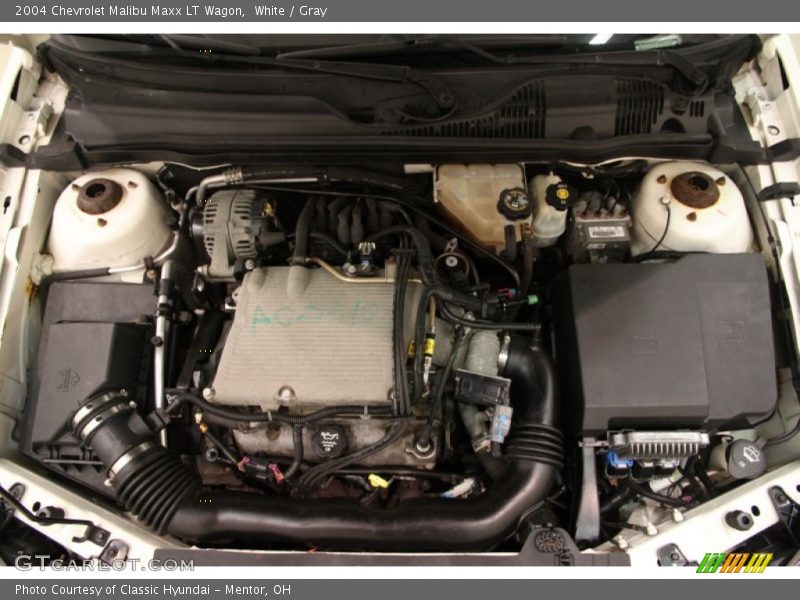 White / Gray 2004 Chevrolet Malibu Maxx LT Wagon