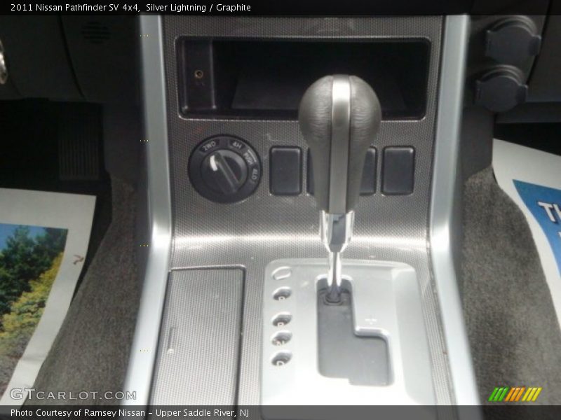 Silver Lightning / Graphite 2011 Nissan Pathfinder SV 4x4