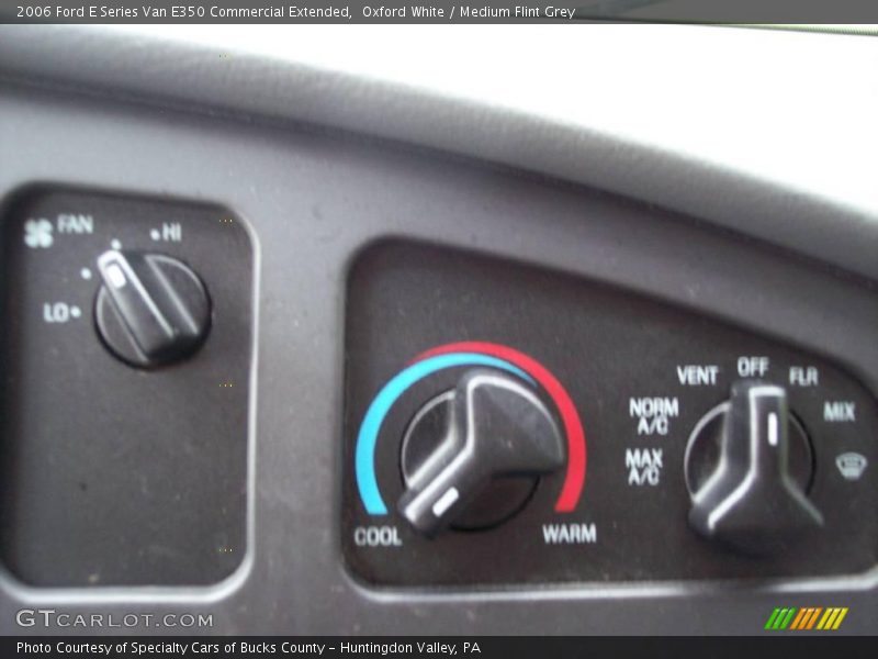 Oxford White / Medium Flint Grey 2006 Ford E Series Van E350 Commercial Extended