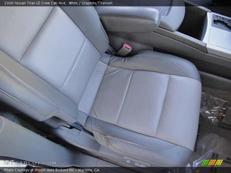 White / Graphite/Titanium 2006 Nissan Titan LE Crew Cab 4x4
