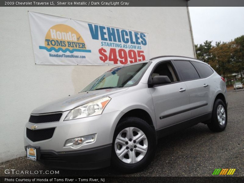 Silver Ice Metallic / Dark Gray/Light Gray 2009 Chevrolet Traverse LS