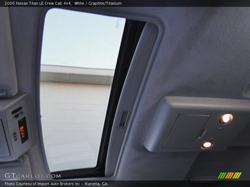 White / Graphite/Titanium 2006 Nissan Titan LE Crew Cab 4x4
