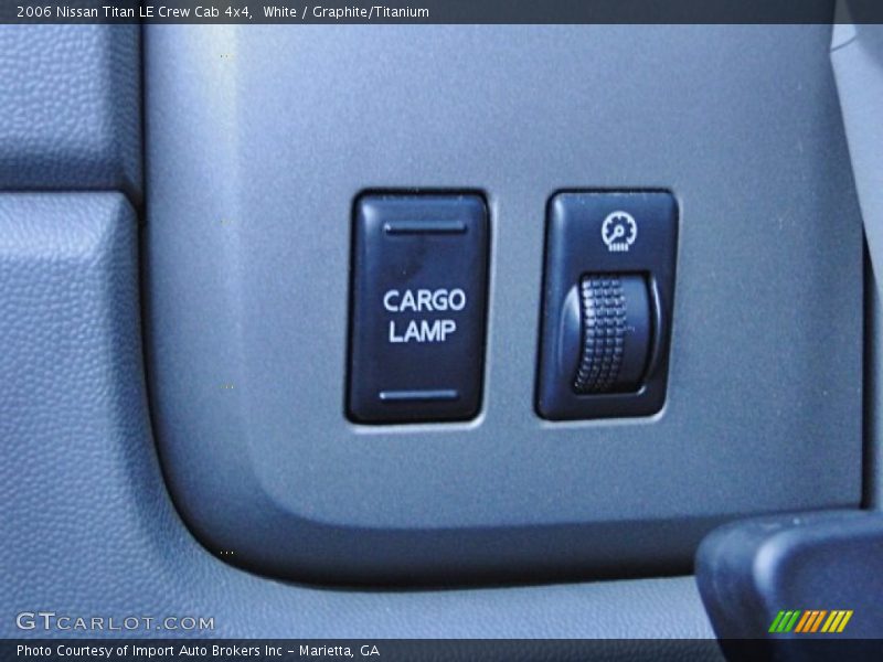 White / Graphite/Titanium 2006 Nissan Titan LE Crew Cab 4x4