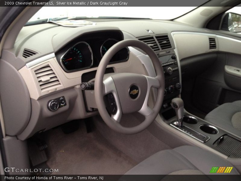 Silver Ice Metallic / Dark Gray/Light Gray 2009 Chevrolet Traverse LS