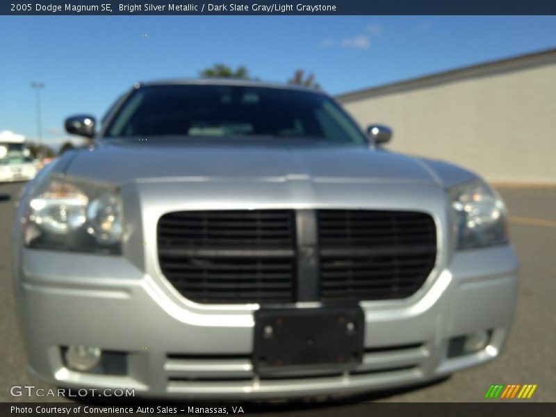 Bright Silver Metallic / Dark Slate Gray/Light Graystone 2005 Dodge Magnum SE