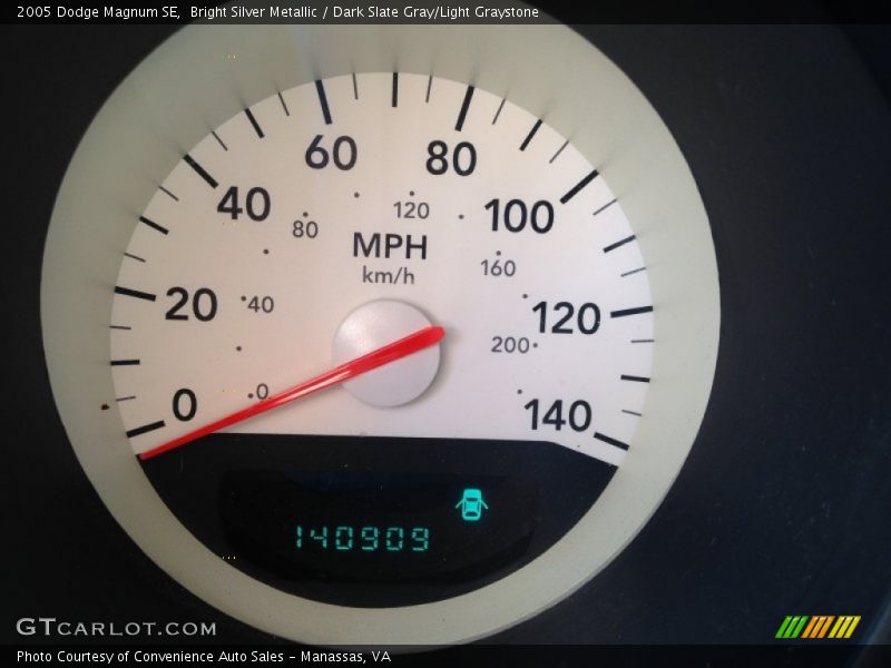 Bright Silver Metallic / Dark Slate Gray/Light Graystone 2005 Dodge Magnum SE