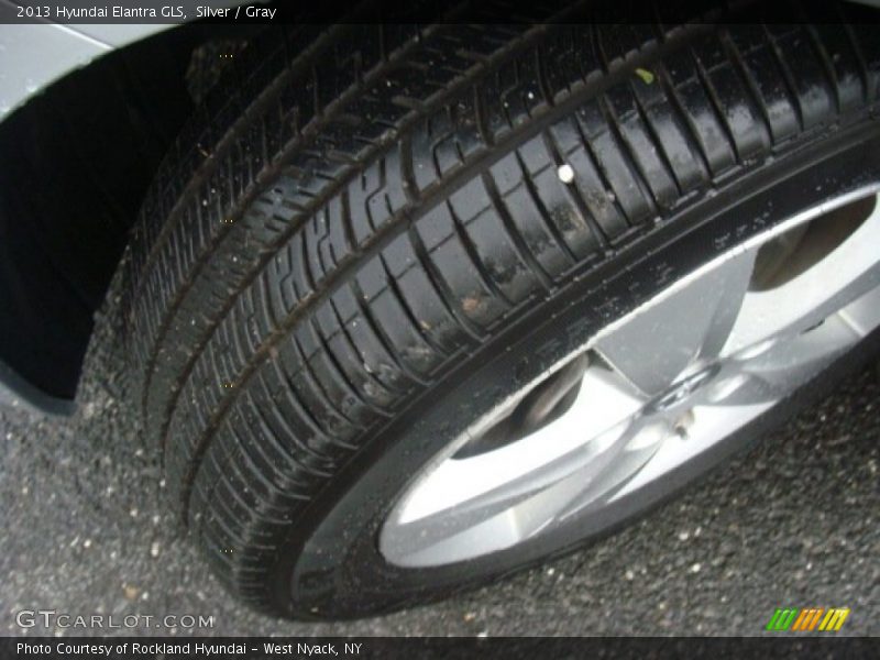 Silver / Gray 2013 Hyundai Elantra GLS