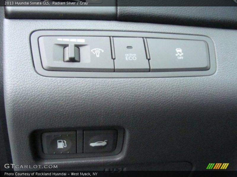 Radiant Silver / Gray 2013 Hyundai Sonata GLS