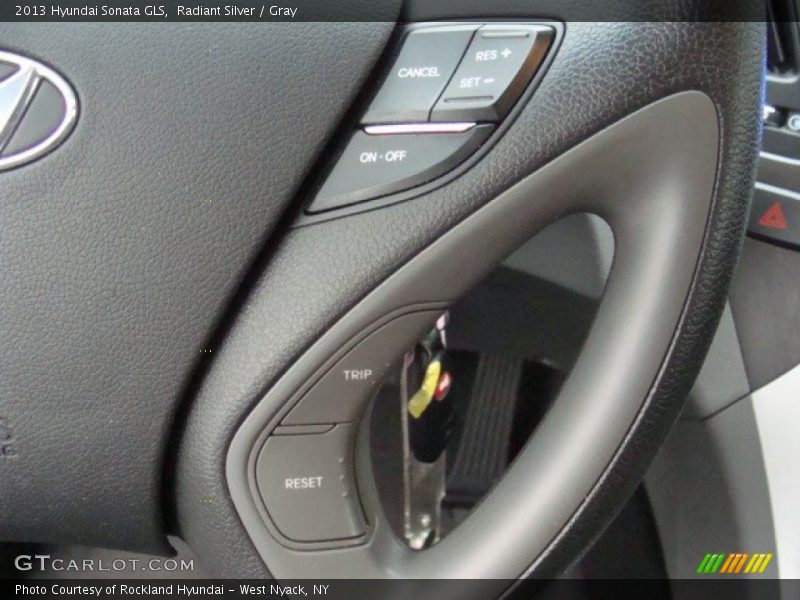 Radiant Silver / Gray 2013 Hyundai Sonata GLS