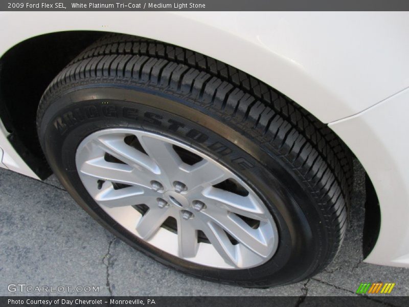 White Platinum Tri-Coat / Medium Light Stone 2009 Ford Flex SEL