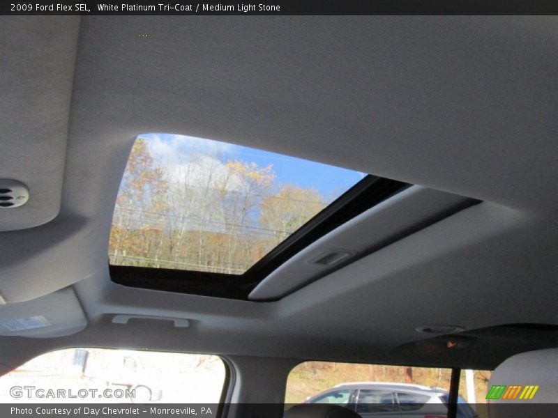 White Platinum Tri-Coat / Medium Light Stone 2009 Ford Flex SEL