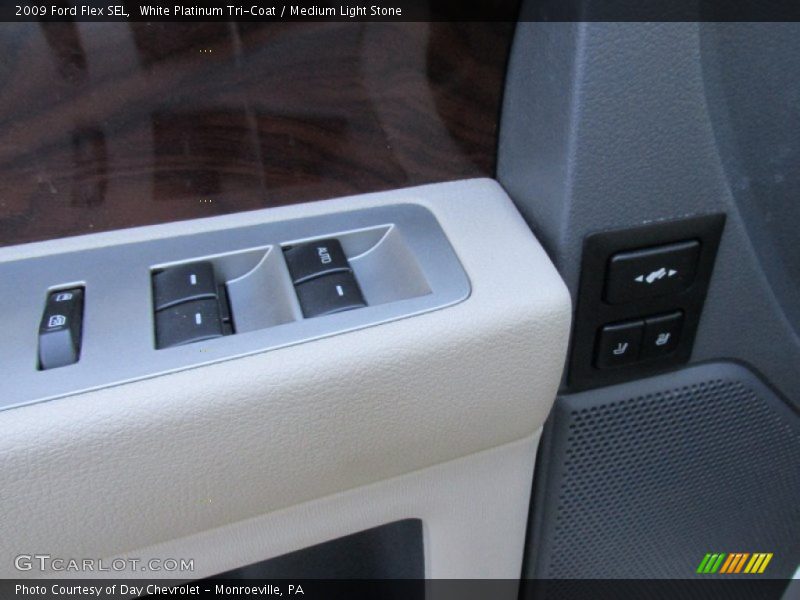 White Platinum Tri-Coat / Medium Light Stone 2009 Ford Flex SEL