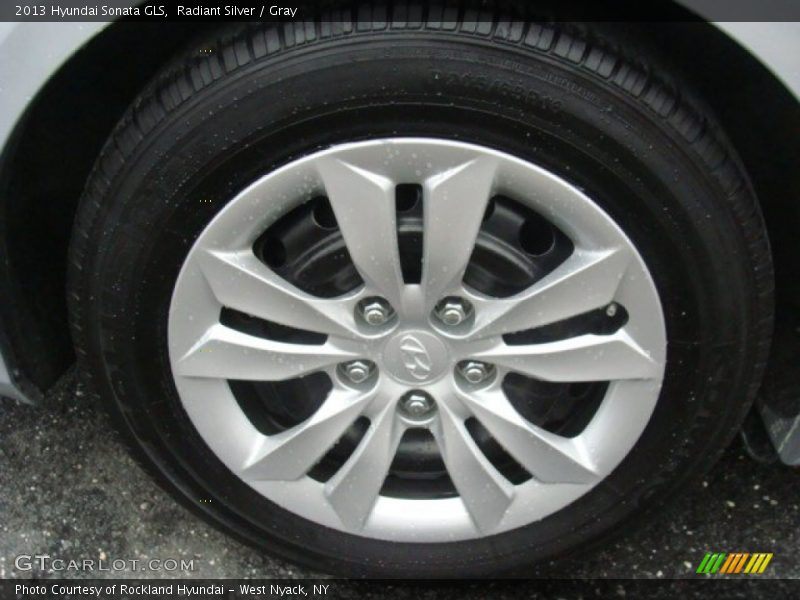 Radiant Silver / Gray 2013 Hyundai Sonata GLS