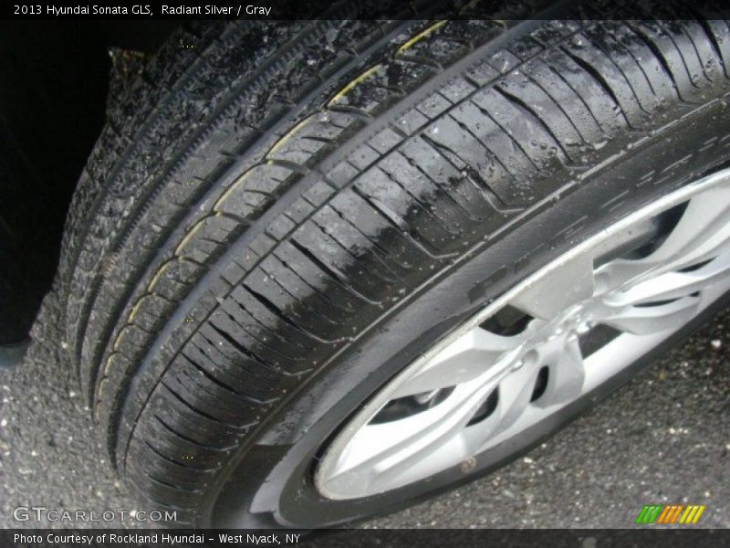 Radiant Silver / Gray 2013 Hyundai Sonata GLS