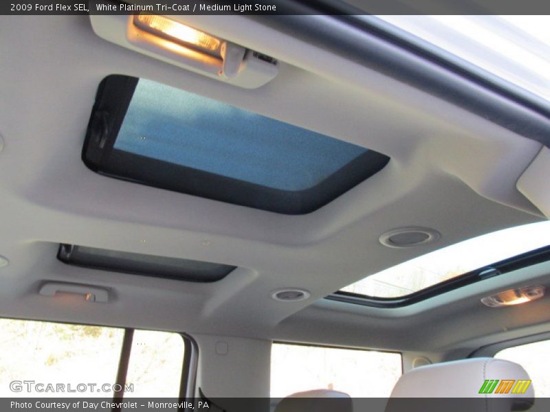 White Platinum Tri-Coat / Medium Light Stone 2009 Ford Flex SEL